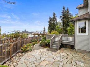 11560 NE Skyward Loop, Kingston WA 98346
