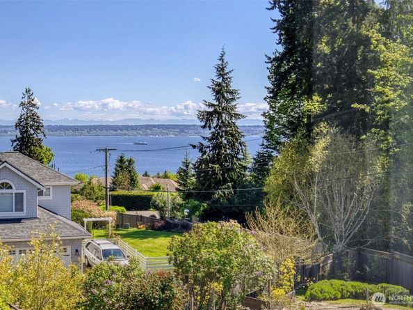 11560 NE Skyward Loop, Kingston WA 98346