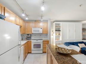 2901 NE Blakeley Street 104, Seattle WA 98105