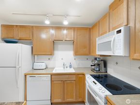 2901 NE Blakeley Street 104, Seattle WA 98105