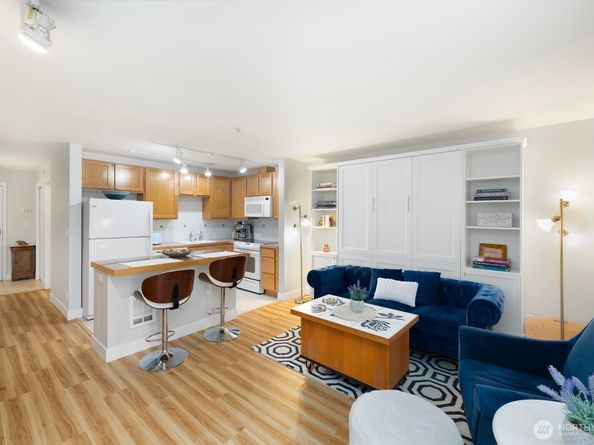 2901 NE Blakeley Street 104, Seattle WA 98105