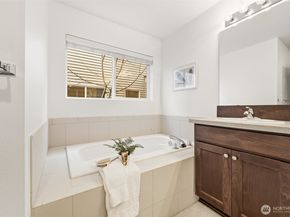 11236 241st Place NE 82, Redmond WA 98053