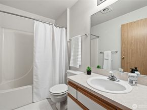 1101 37th Street SE 401, Auburn WA 98002