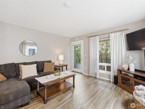 1101 37th Street SE 401, Auburn WA 98002