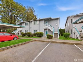 1101 37th Street SE 401, Auburn WA 98002