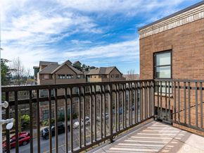 4116 California Avenue SW 401, Seattle WA 98116