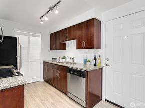 3045 20th Avenue W 102, Seattle WA 98199
