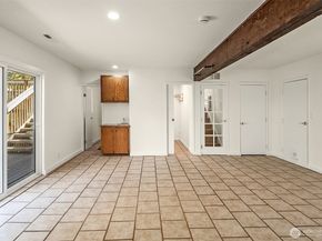 14236 95th Avenue NE, Kirkland WA 98034