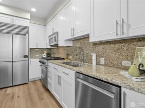 10650 NE 9th Place 2025, Bellevue WA 98004