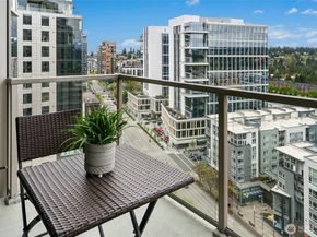 10650 NE 9th Place 2025, Bellevue WA 98004