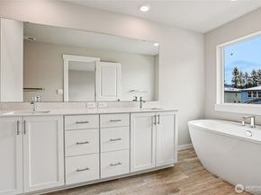 560 SE 11th Place 12, North Bend WA 98045
