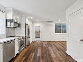5257 Brooklyn Avenue NE, Seattle WA 98105