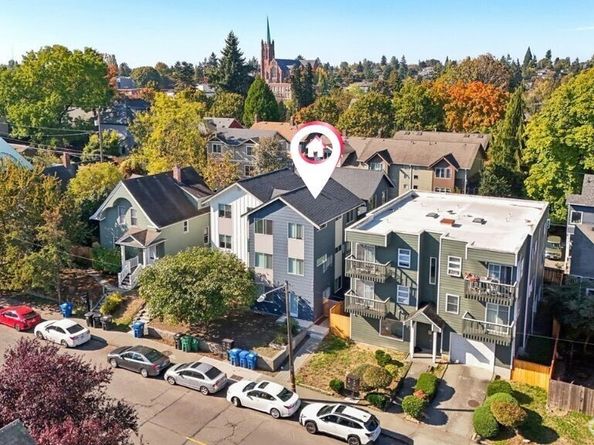 5257 Brooklyn Avenue NE, Seattle WA 98105