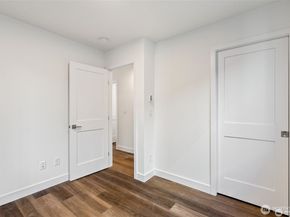 5257 Brooklyn Avenue NE, Seattle WA 98105