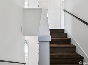 5257 Brooklyn Avenue NE, Seattle WA 98105