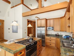 4102 100th Avenue SE, Mercer Island WA 98040