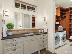 4102 100th Avenue SE, Mercer Island WA 98040