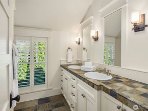 4102 100th Avenue SE, Mercer Island WA 98040