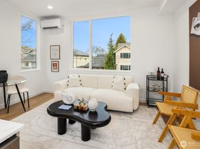 2340 N 64th Street B, Seattle WA 98103