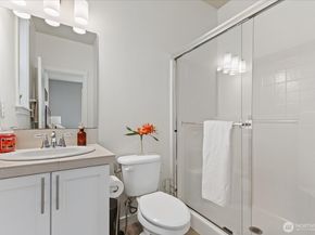 9219 Jacobia Avenue SE, Snoqualmie WA 98065