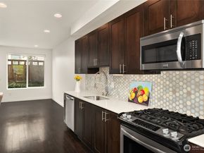 3631 Courtland Place S B, Seattle WA 98144