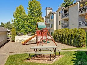 12404 E Gibson Road B304, Everett WA 98204