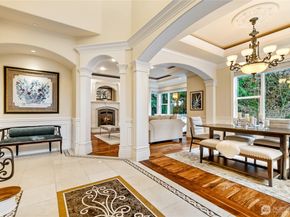 2727 101st Place NE, Bellevue WA 98004