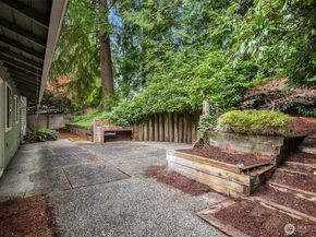 2711 101st Place NE, Bellevue WA 98004