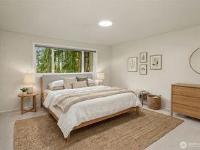 2711 101st Place NE, Bellevue WA 98004