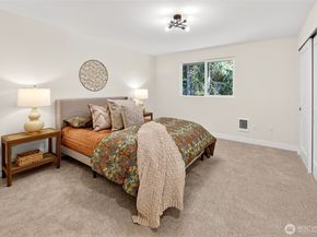 20017 Locust Way, Lynnwood WA 98036