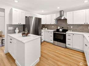 20017 Locust Way, Lynnwood WA 98036