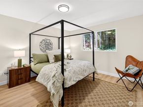 20017 Locust Way, Lynnwood WA 98036