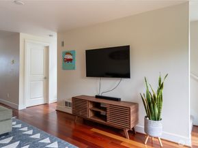 1419 NW 65th Street B, Seattle WA 98117