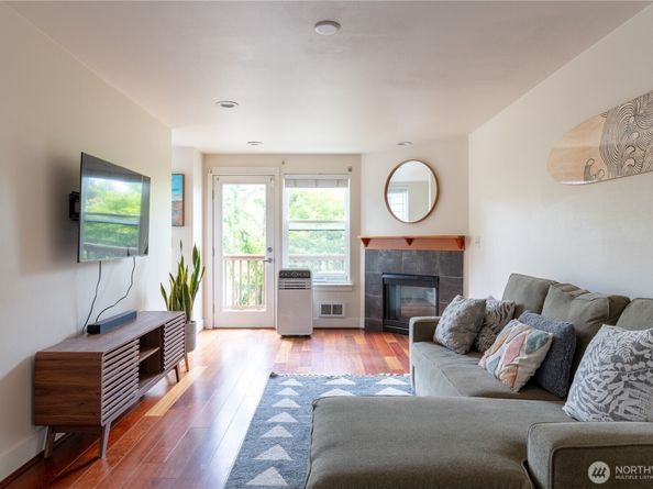 1419 NW 65th Street B, Seattle WA 98117