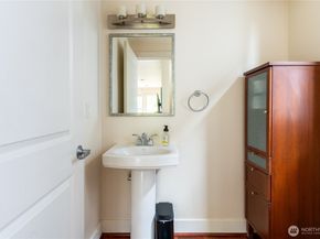 1419 NW 65th Street B, Seattle WA 98117