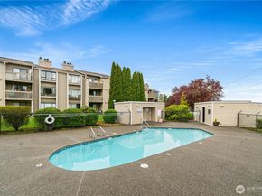 1319 S Puget Drive D35, Renton WA 98055