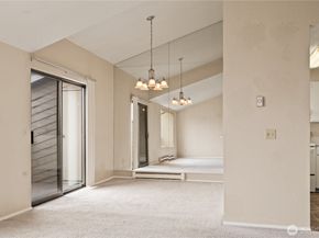 1319 S Puget Drive D35, Renton WA 98055