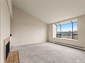 1319 S Puget Drive D35, Renton WA 98055