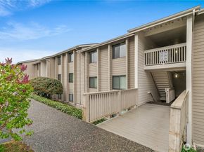 1319 S Puget Drive D35, Renton WA 98055
