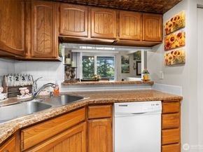 2517 NE 4th Street 523, Renton WA 98056