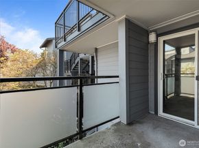 2517 NE 4th Street 523, Renton WA 98056