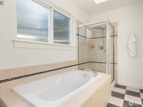 10729 23rd Avenue NE, Seattle WA 98125