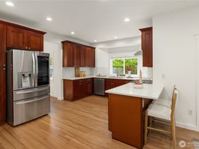 10729 23rd Avenue NE, Seattle WA 98125