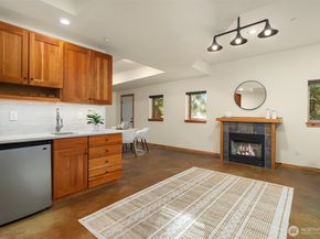 12317 176th Avenue SE, Renton WA 98059