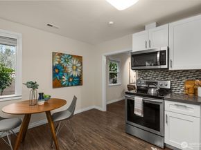 9728 23rd Avenue NE A, Seattle WA 98115