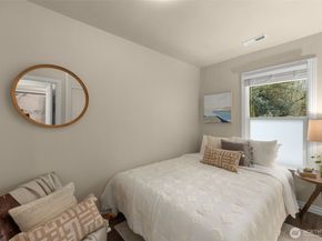 9728 23rd Avenue NE A, Seattle WA 98115