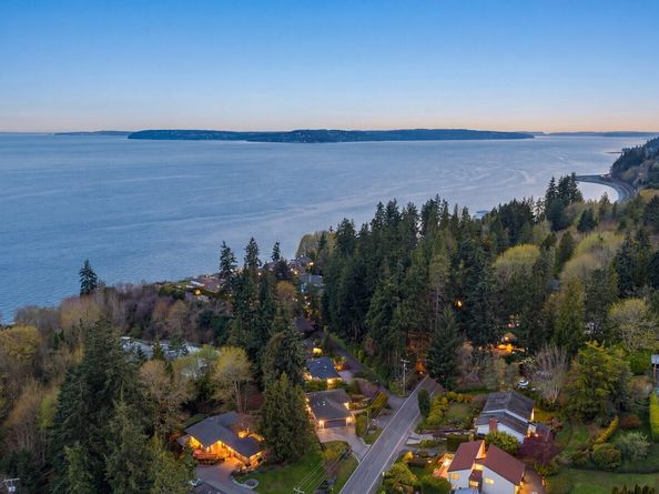 16858 76th Avenue W, Edmonds WA 98026