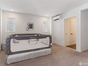 15538 NE 15th Place 301, Bellevue WA 98007