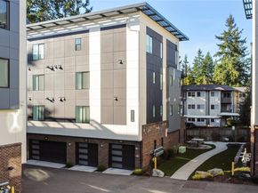 15538 NE 15th Place 301, Bellevue WA 98007