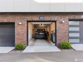 15538 NE 15th Place 301, Bellevue WA 98007